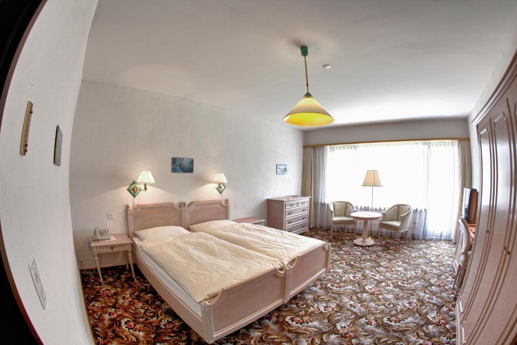 Hotel Post Pontresina Quarto foto