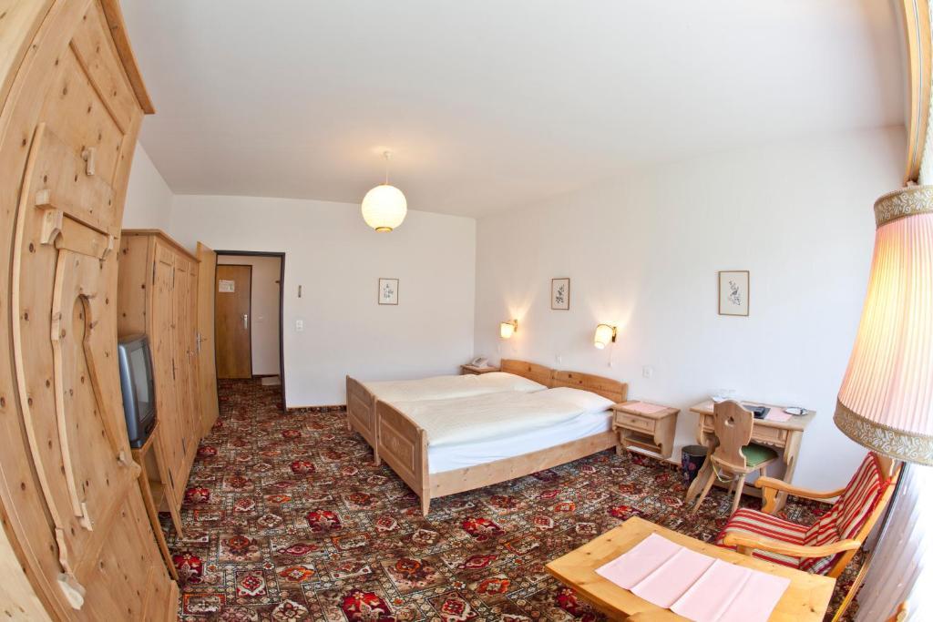 Hotel Post Pontresina Quarto foto