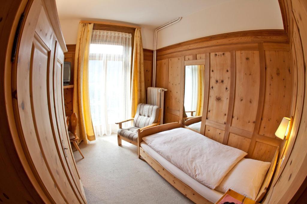 Hotel Post Pontresina Quarto foto