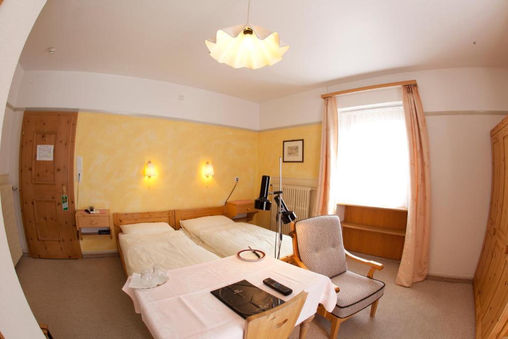 Hotel Post Pontresina Quarto foto