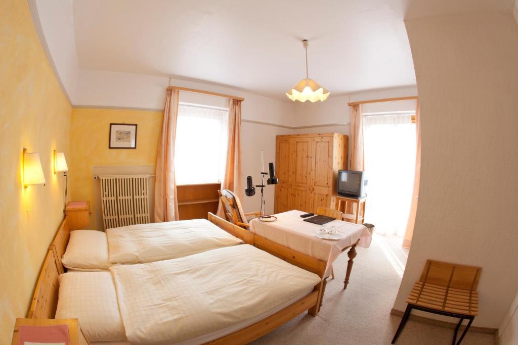 Hotel Post Pontresina Quarto foto