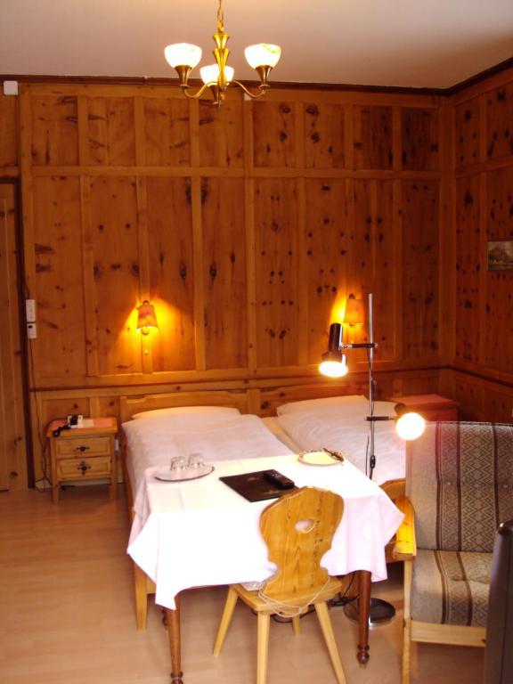 Hotel Post Pontresina Quarto foto